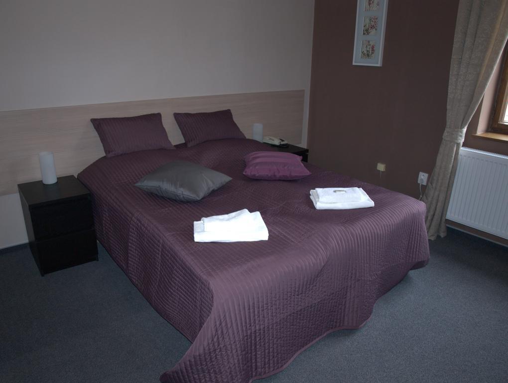 Bílina Hotel U Lva الغرفة الصورة